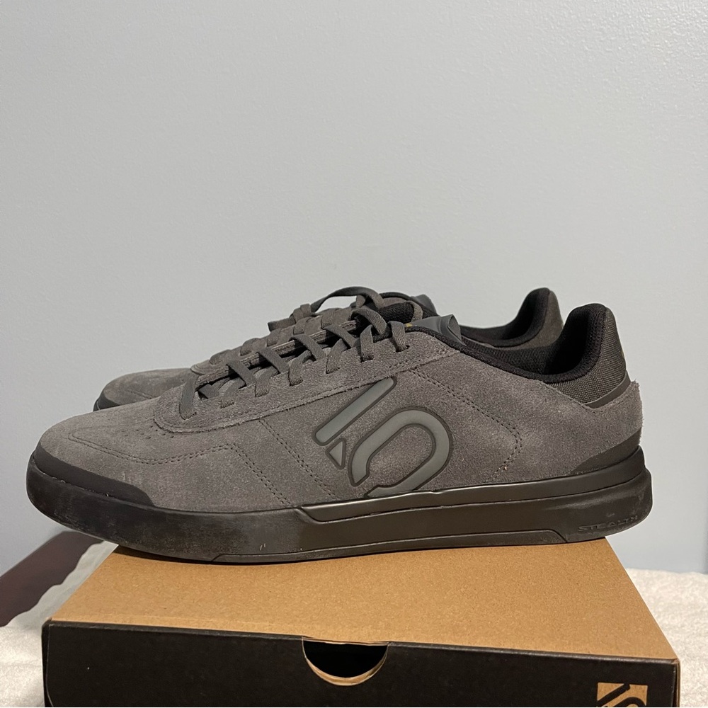 Adidas Men’s Sleuth DLX NTB mountain bike Lace Up Sneakers Shoes Suede
